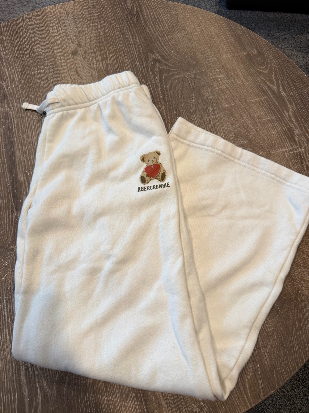 Girls Abercrombie Kids White Bear Heart Sweatpants